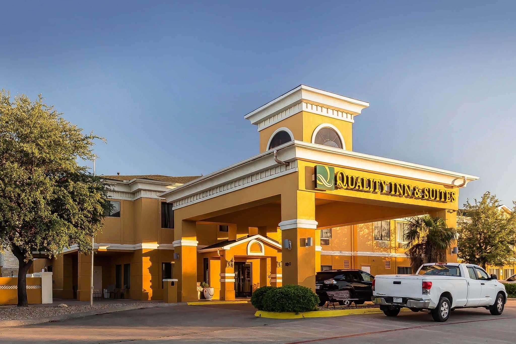 Quality Inn & Suites - Granbury Exterior photo